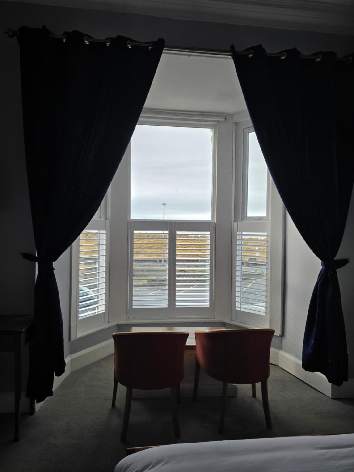 Bluebells Guest House บาร์มัธ ภายนอก รูปภาพ
